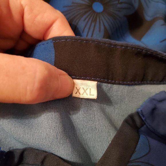 BGTEEVER Women Plus Size XXL Bold Floral Print Blouse Decor Buttons - Picture 3 of 5